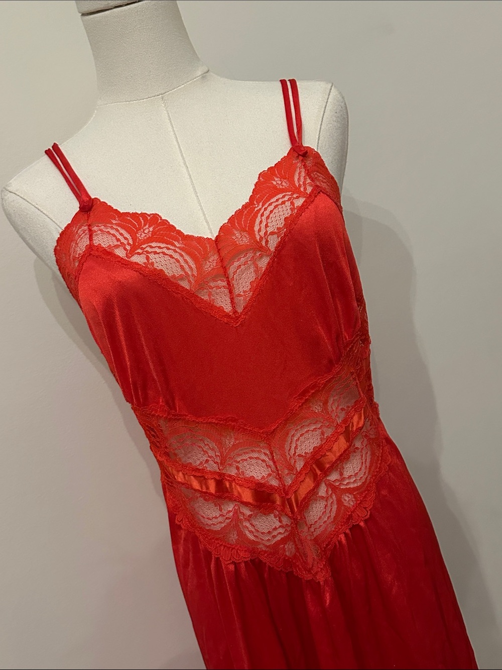 Vintage Red Lace Trim Maxi Slip Dress Nightgown Lingerie Feminine Romantic USA M - Picture 2 of 7